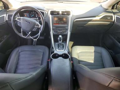 Vue de 2016 FORD FUSION SE PHEV, angle 8