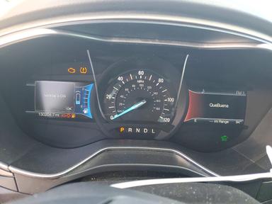 Vue de 2016 FORD FUSION SE PHEV, angle 9