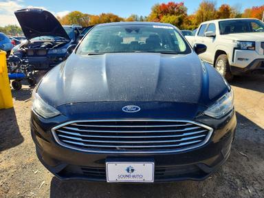 Vue de 2019 FORD FUSION SE, angle 5