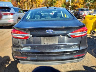 Vue de 2019 FORD FUSION SE, angle 6