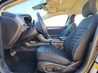 Vue de 2019 FORD FUSION SE, angle 7