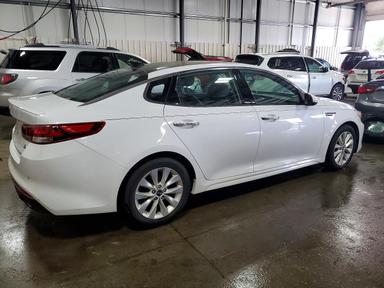 2018 KIA OPTIMA S view, angle 3