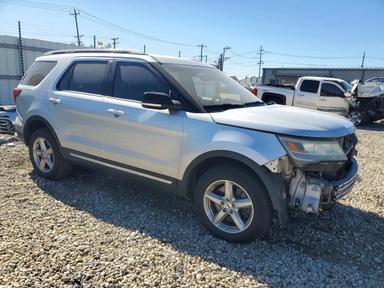 Vista de 2016 FORD EXPLORER XLT, ángulo 4