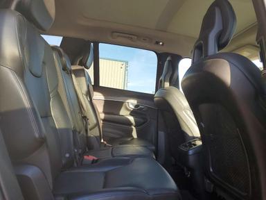 Вид 2020 VOLVO XC90 T5 MOMENTUM, угол 11