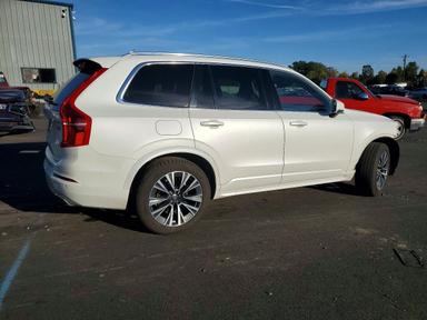 Вид 2020 VOLVO XC90 T5 MOMENTUM, угол 3