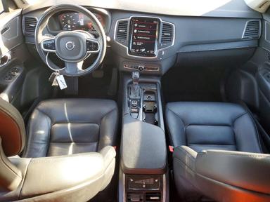 Вид 2020 VOLVO XC90 T5 MOMENTUM, угол 8