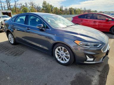 منظر 2020 FORD FUSION TITANIUM، زاوية 4