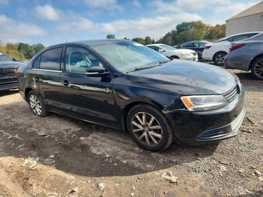 منظر 2011 VOLKSWAGEN JETTA SE، زاوية 4