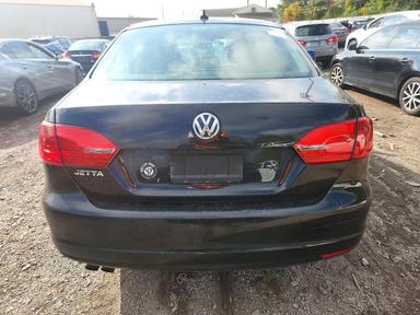 منظر 2011 VOLKSWAGEN JETTA SE، زاوية 6