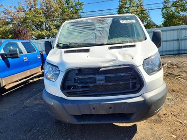 منظر 2018 FORD TRANSIT 250 DELIVERY VAN، زاوية 5