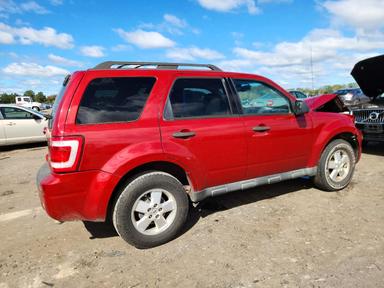 Vista de 2010 FORD ESCAPE XLT, ángulo 3