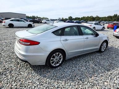 Вид 2019 FORD FUSION SE, угол 3