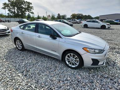 Вид 2019 FORD FUSION SE, угол 4