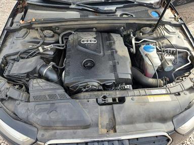 Vue de 2015 AUDI A4 PREMIUM, angle 11