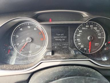 Vue de 2015 AUDI A4 PREMIUM, angle 9