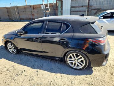 Vue de 2015 LEXUS CT 200, angle 2