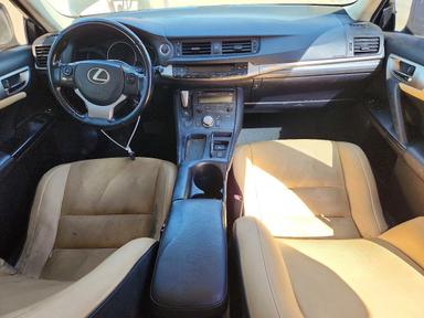 Vue de 2015 LEXUS CT 200, angle 8