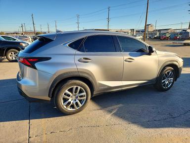 Vedere 2016 LEXUS NX 300H, unghi 3