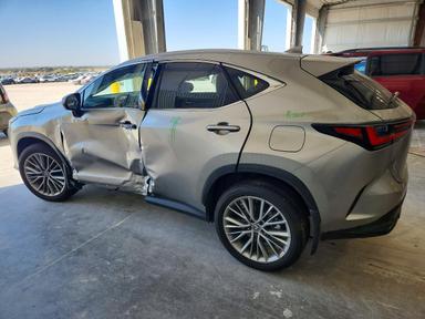 Vue de 2025 LEXUS NX 350H PREMIUM, angle 2