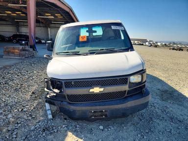 Vue de 2015 CHEVROLET EXPRESS 2500 CARGO DELIVERY VAN, angle 5