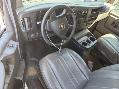 Vue de 2015 CHEVROLET EXPRESS 2500 CARGO DELIVERY VAN, angle 8