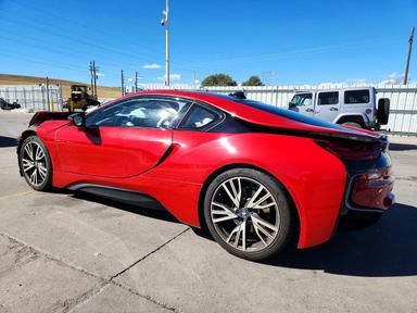 Vue de 2017 BMW I8, angle 2