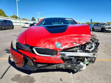 Vue de 2017 BMW I8, angle 5