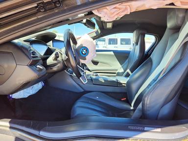 Vue de 2017 BMW I8, angle 7