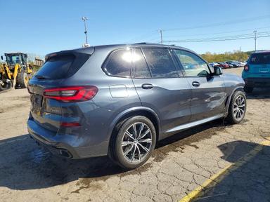 Vedere 2021 BMW X5 XDRIVE40I, unghi 3
