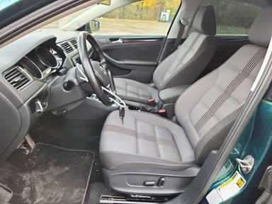 منظر 2017 VOLKSWAGEN JETTA SE، زاوية 7