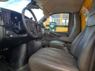 Вид 2022 GMC SAVANA CUT - BOX TRUCK, угол 7