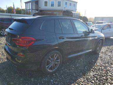 منظر 2020 BMW X3 XDRIVE30I، زاوية 3