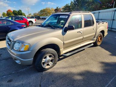 منظر 2004 FORD EXPLORER SPORT TRAC، زاوية 1
