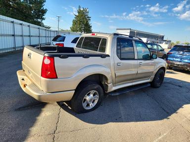 منظر 2004 FORD EXPLORER SPORT TRAC، زاوية 3