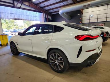 2022 BMW X6 XDRIVE40I view, angle 2