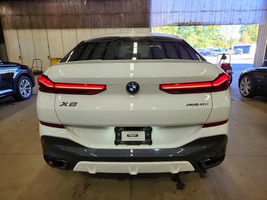 2022 BMW X6 XDRIVE40I view, angle 6