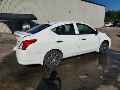 منظر 2019 NISSAN VERSA S PLUS، زاوية 3