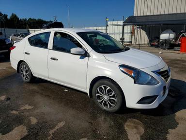 منظر 2019 NISSAN VERSA S PLUS، زاوية 4