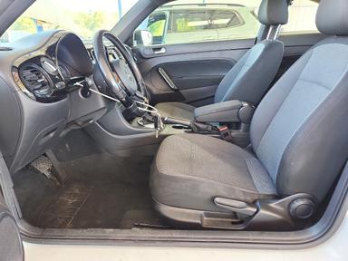 Vue de 2018 VOLKSWAGEN BEETLE S, angle 7