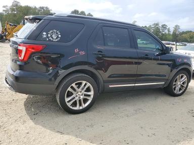 Vista de 2017 FORD EXPLORER XLT, ángulo 3