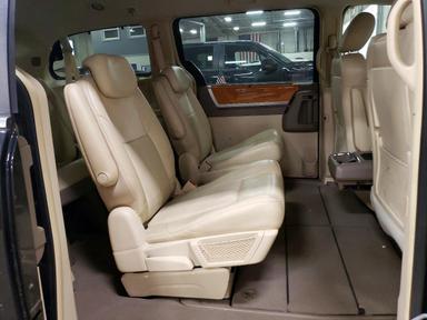 Vue de 2010 CHRYSLER TOWN &amp; COUNTRY LIMITED, angle 11