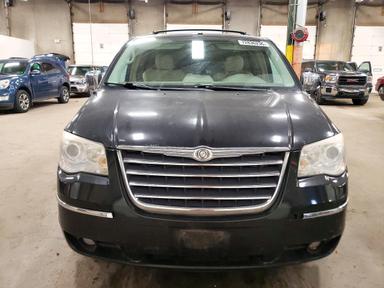 Vue de 2010 CHRYSLER TOWN &amp; COUNTRY LIMITED, angle 5