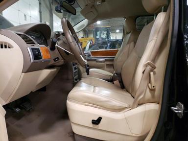 Vue de 2010 CHRYSLER TOWN &amp; COUNTRY LIMITED, angle 7