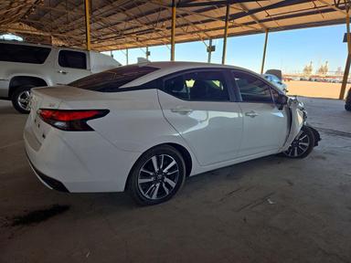 منظر 2021 NISSAN VERSA SV، زاوية 3