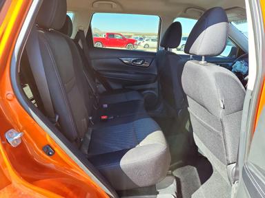 Vista de 2017 NISSAN ROGUE S, ángulo 10