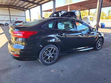Vedere 2015 FORD FOCUS SE, unghi 3