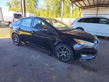Vedere 2015 FORD FOCUS SE, unghi 4