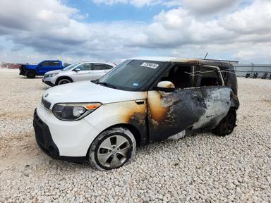 Vue de 2016 KIA SOUL BASE, angle 1
