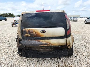 Vue de 2016 KIA SOUL BASE, angle 6