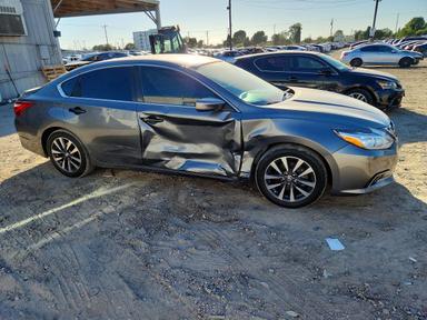منظر 2017 NISSAN ALTIMA 2.5 SV، زاوية 4